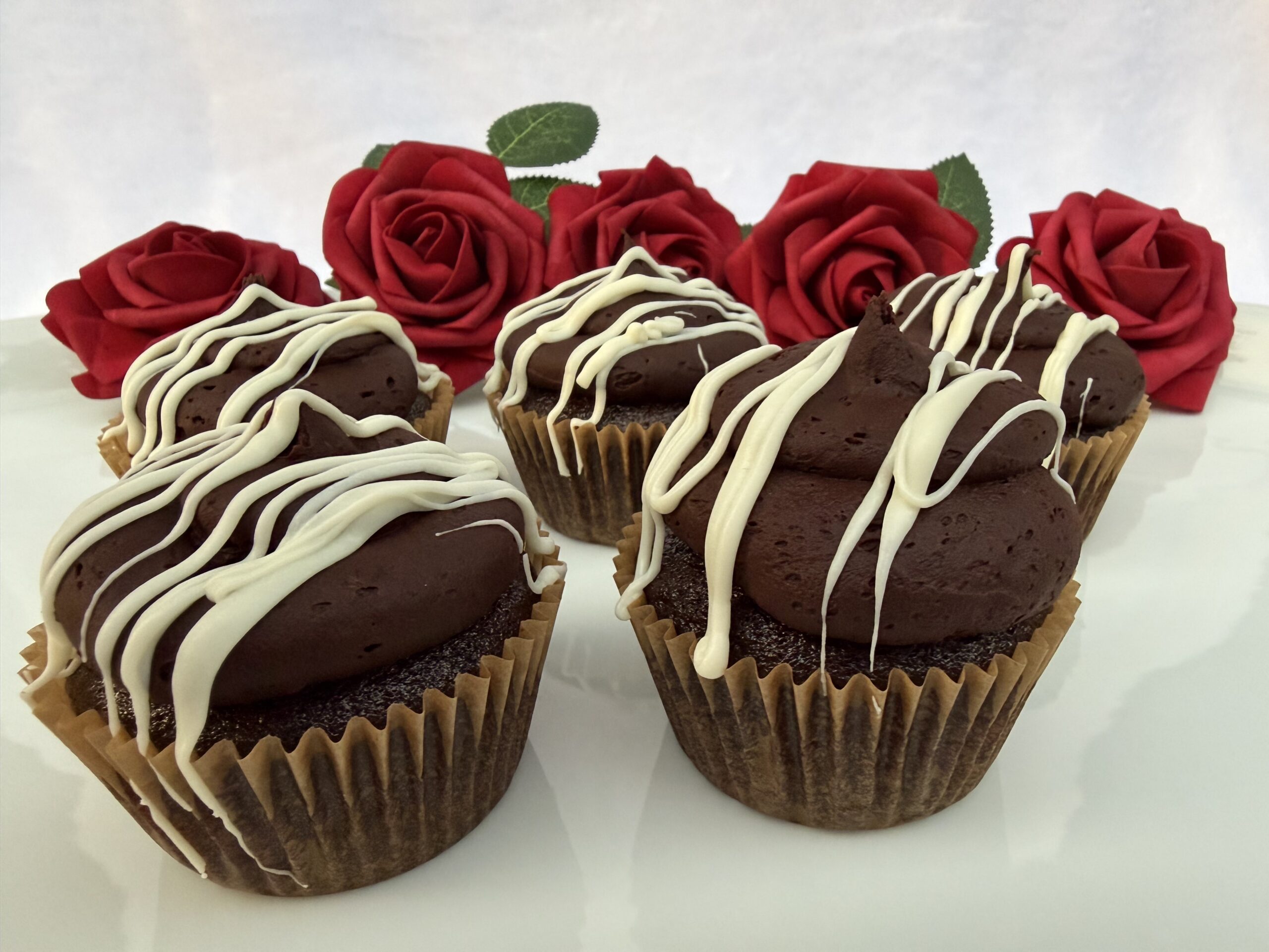 chocolate covered strawberry cupcakes (limited time only) (1 dozen) chocolate covered strawberry cupcakes (limited time only) (1 dozen)