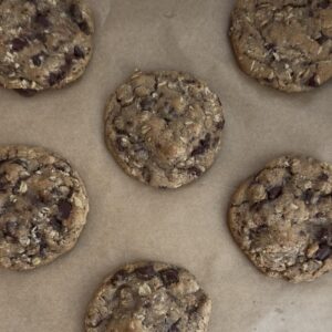 oatmeal chocolate chip cookies (1 dozen)